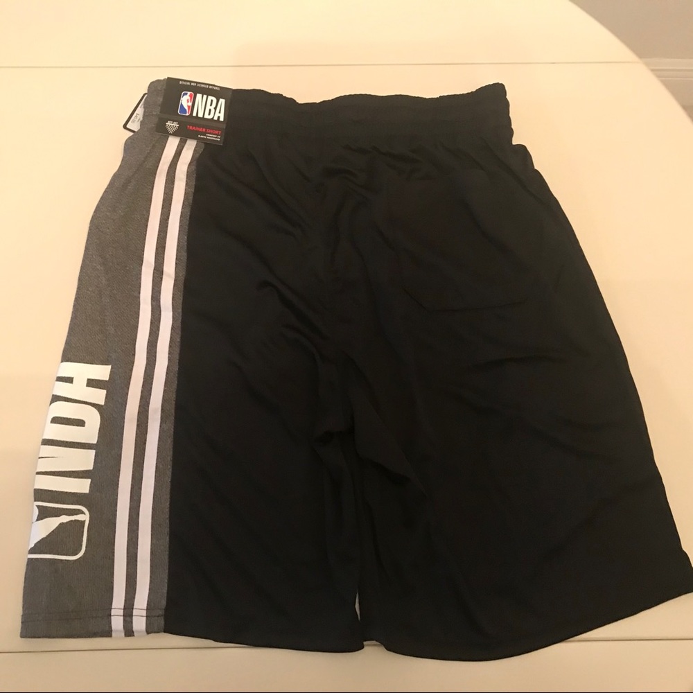 Shorts - Picture 3 of 9